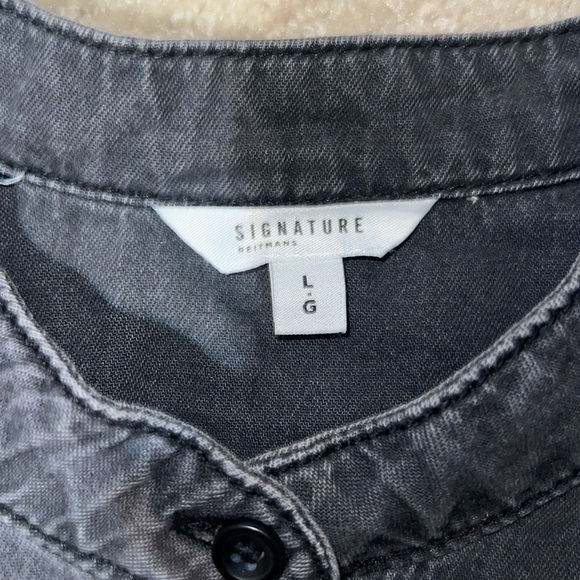 REITMANS DENIM BUTTON DOWN SHIRT SIZE L - Picture 3 of 4